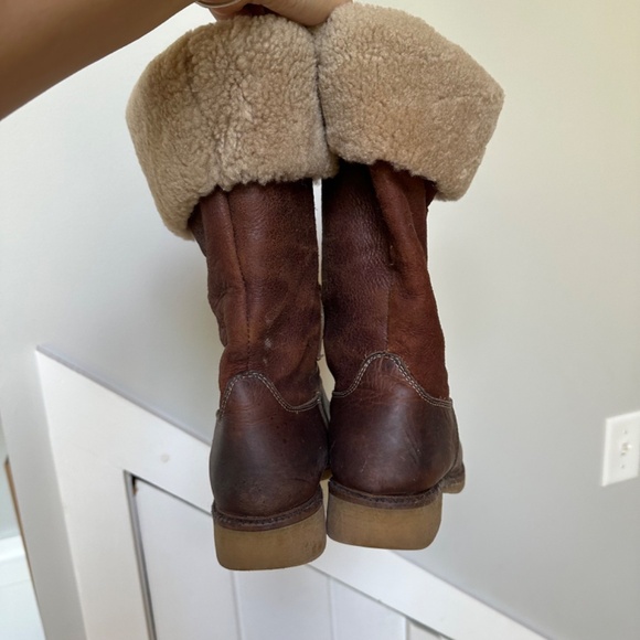 Martino Shearling Lined Brown Boots - Picture 2 of 7